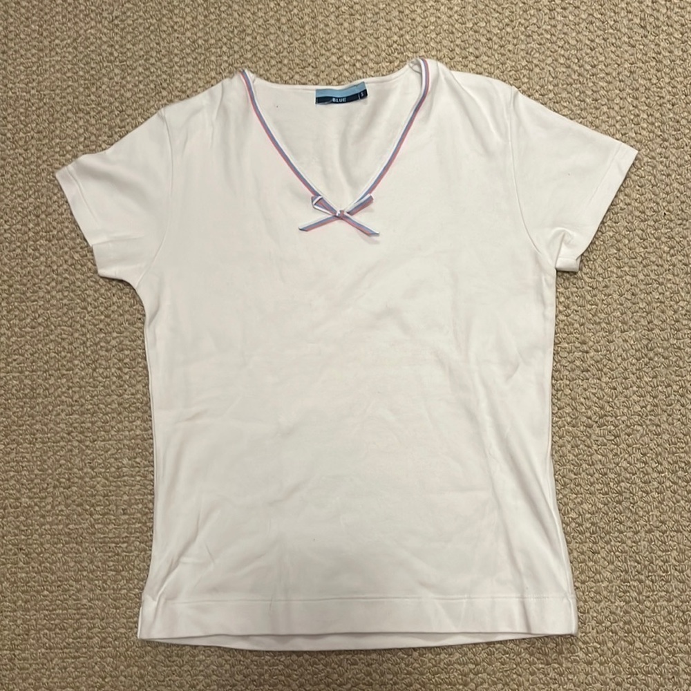 V neck t shirt with bow​